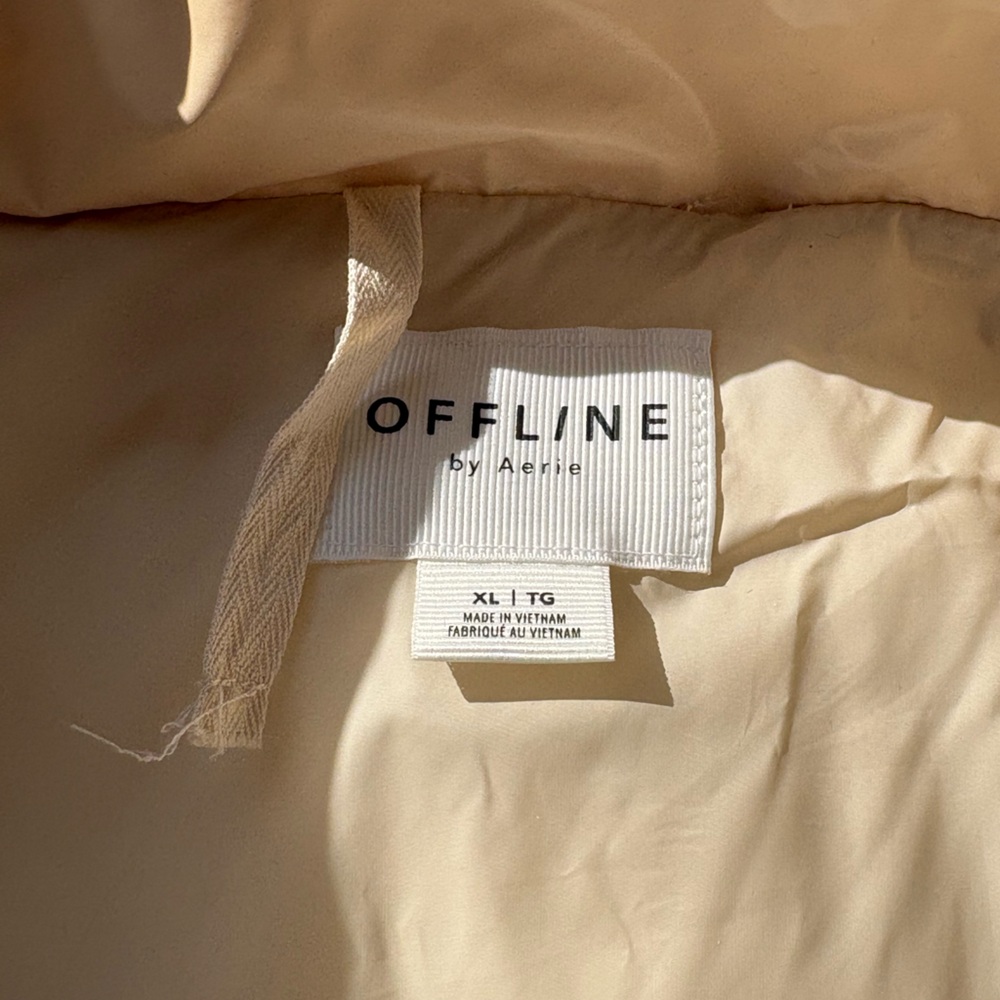 Aerie Offline Beige Puff Love Vest. XL - Picture 3 of 7